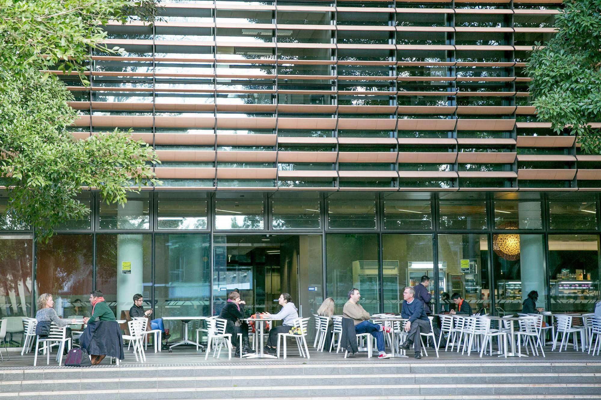 Racecourse Space Pop Up Randwick Экстерьер фото