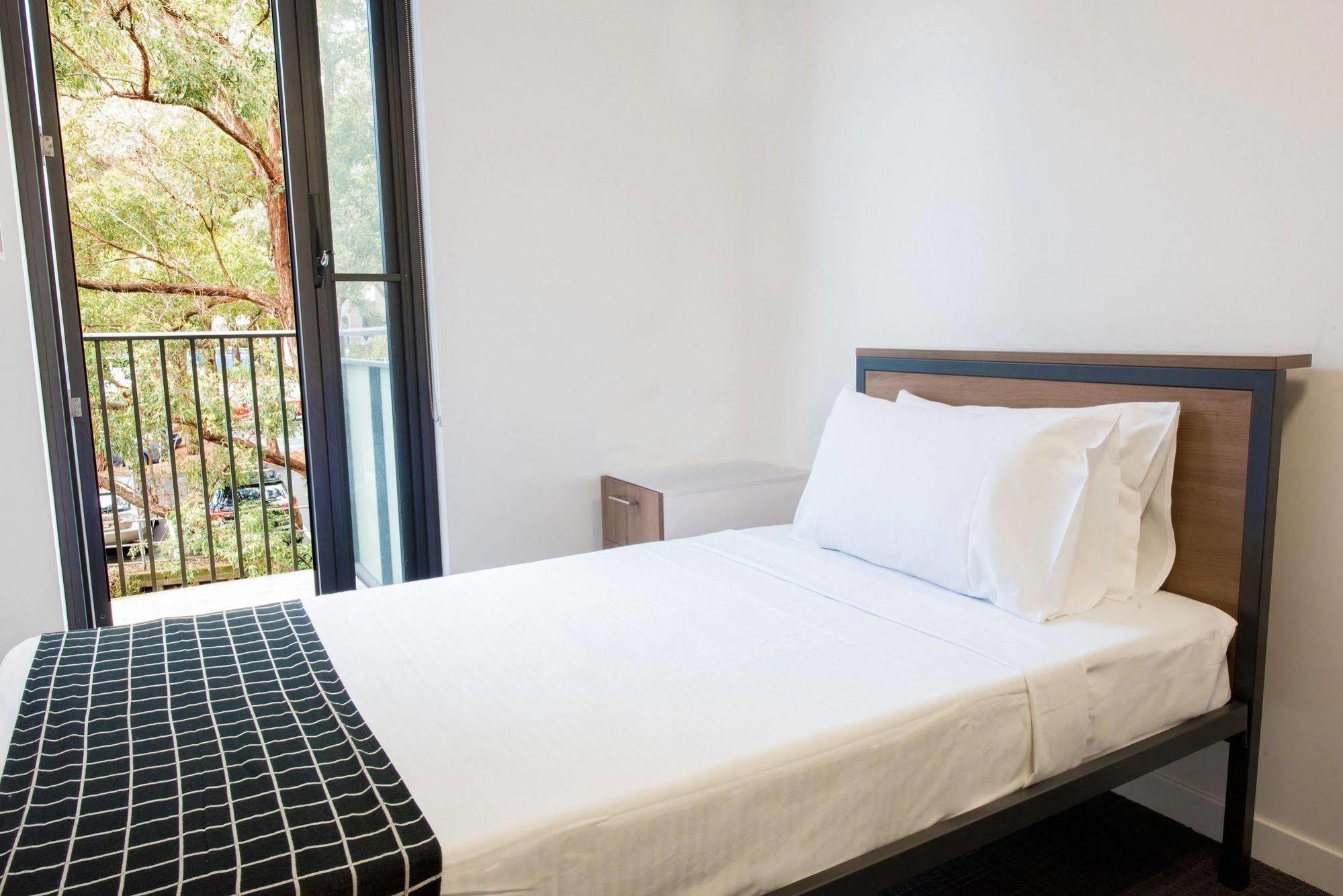 Racecourse Space Pop Up Randwick Экстерьер фото