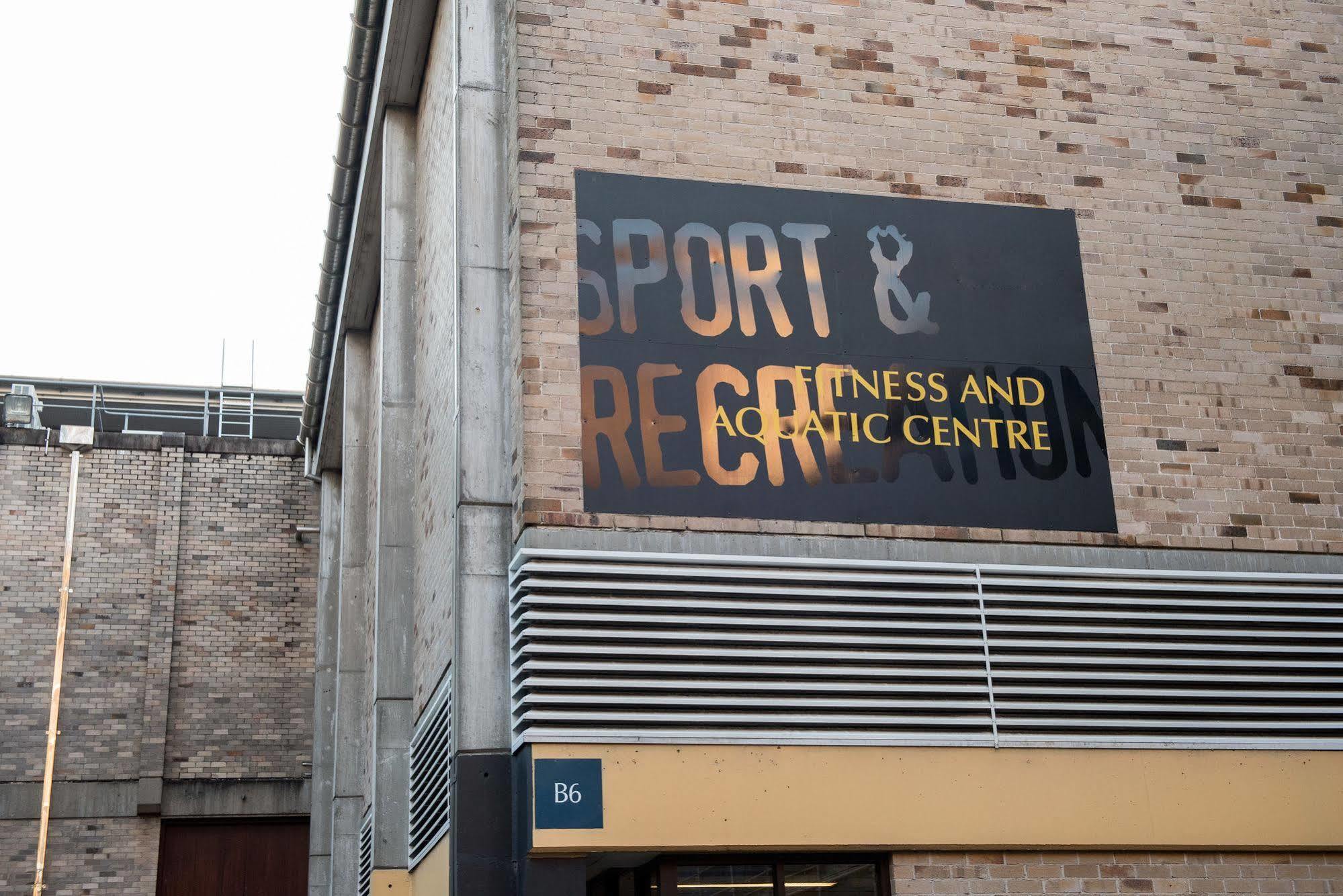 Racecourse Space Pop Up Randwick Экстерьер фото