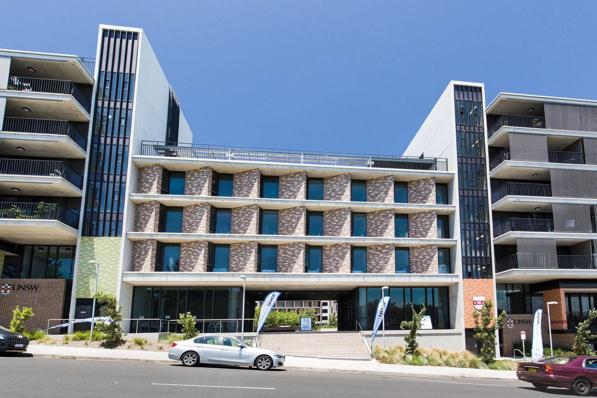 Racecourse Space Pop Up Randwick Экстерьер фото